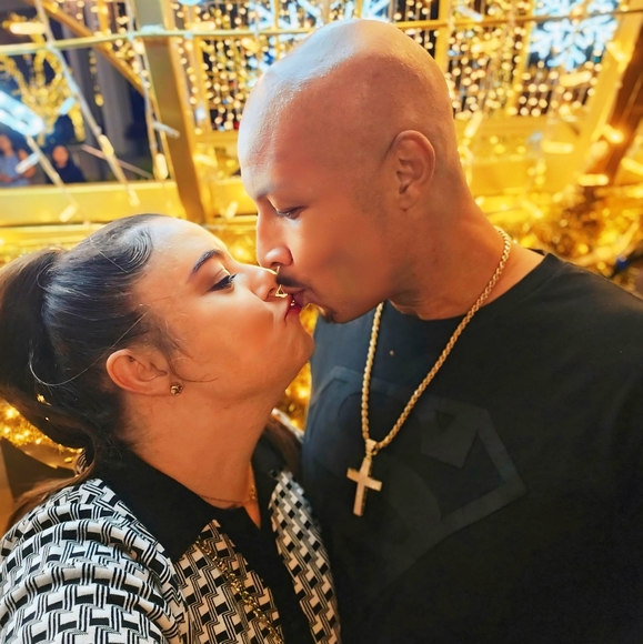 Meet your Posher, Adeaux - Picture 8 of 15